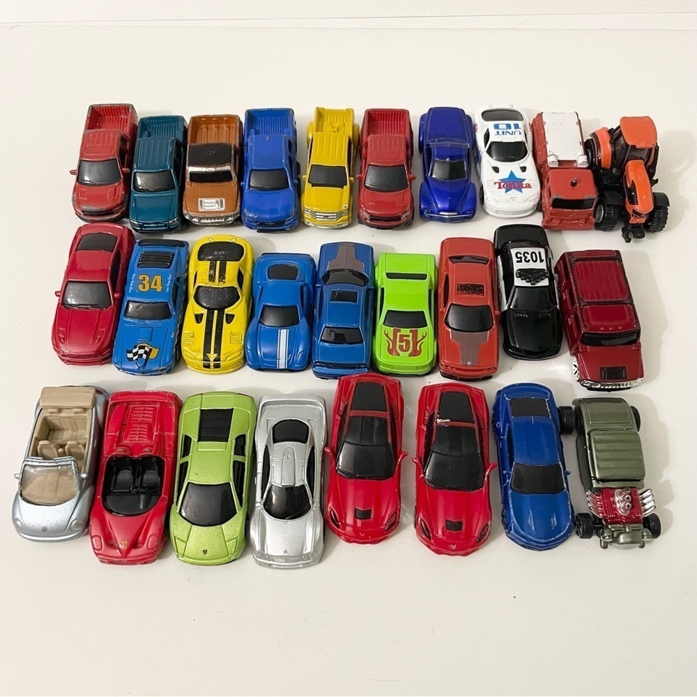 Lot of 27 Die-Cast Maisto Toy Cars Diecast